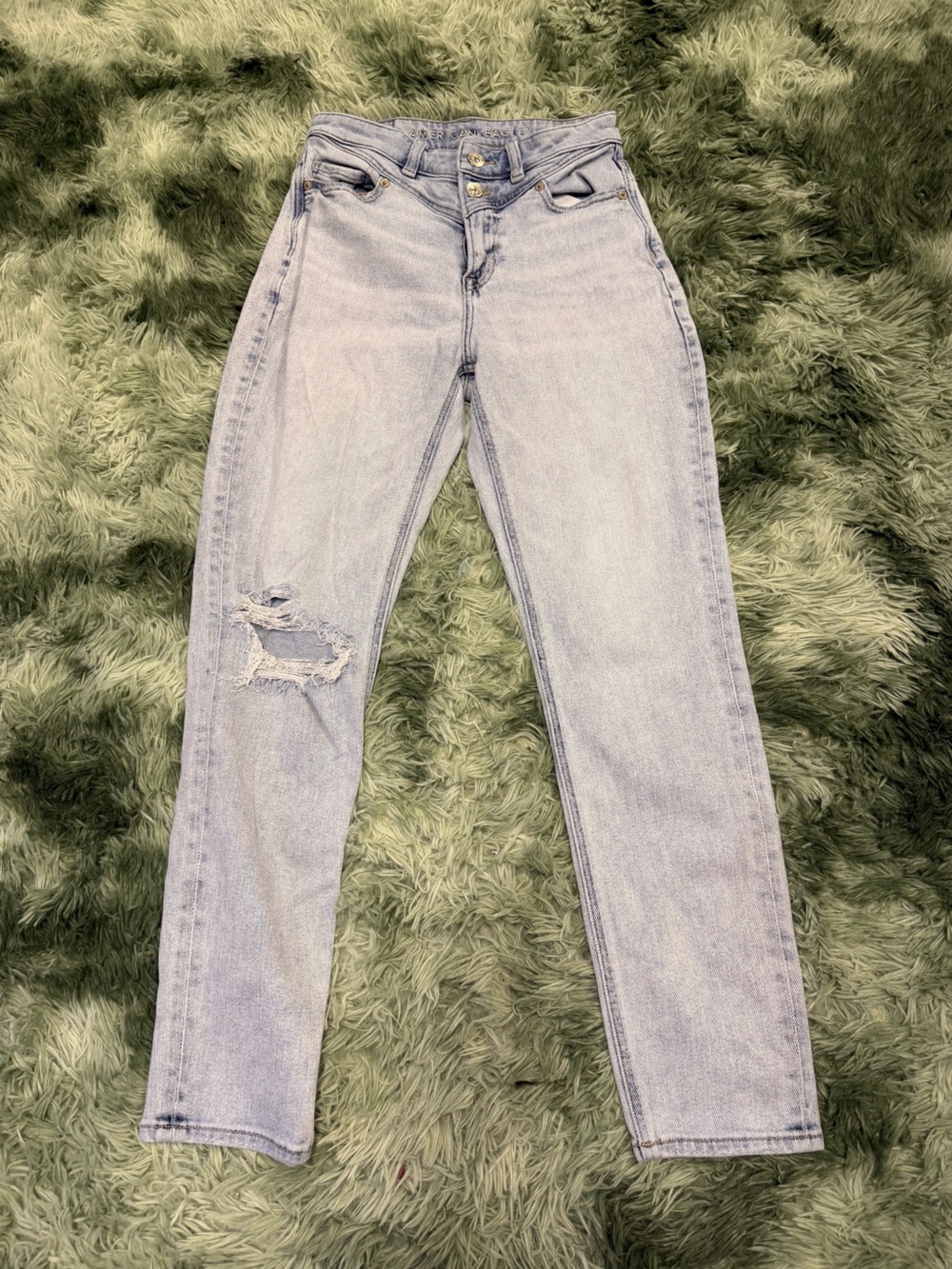 American Eagle Outfitters Light Blue Distressed Skinny Jeans